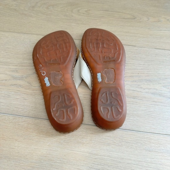 BORN White Leather Thong Sandals Size 10 - Picture 7 of 7